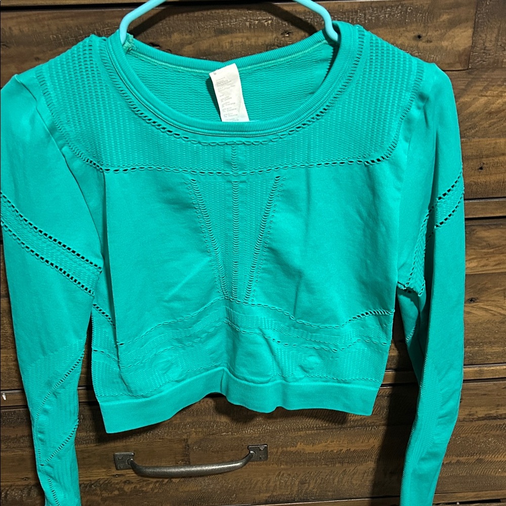 Fabletics Jaymee Mesh Cropped Long Sleeve NEW WITH TAGS RETAIL $49.95